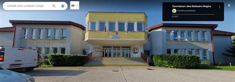 Ilustračná fotografia rodičov pri zápise do školy