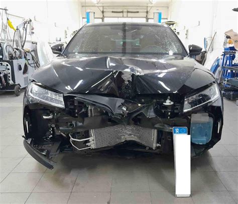 Symbol výmeny autosedačky po nehode