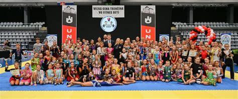 Muž a žena v rôznych vekových kategóriách