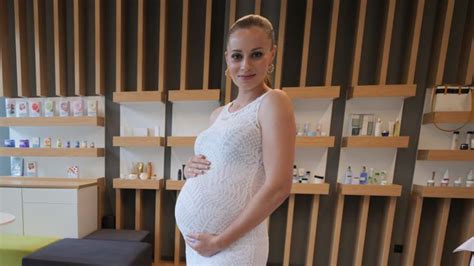Žena s bruškom v zrelšom veku