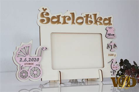 Ilustrácia menovky s údajmi o narodení