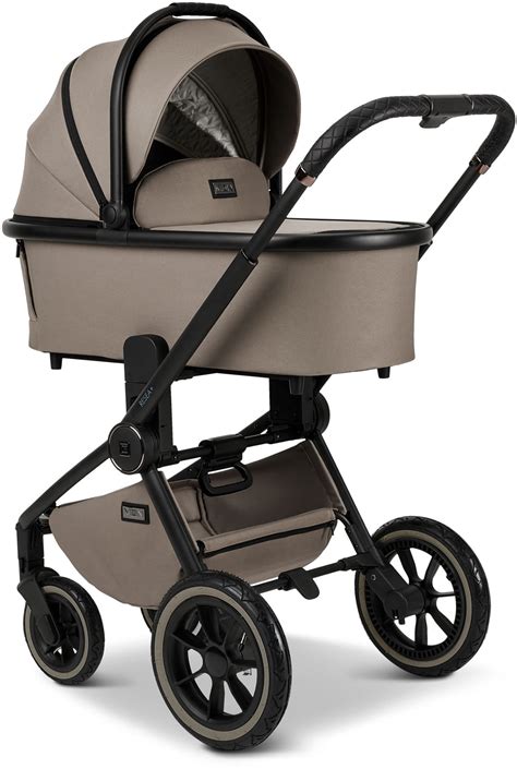 Detailné zábery kolies a odpruženia kočíka Moon Resea