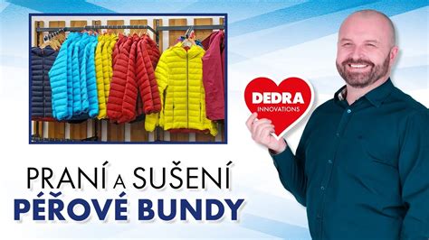 dieťa si oblieka bundu