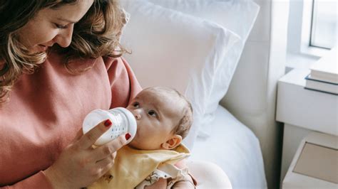 Ilustrácia hormonálnych zmien u dojčiat