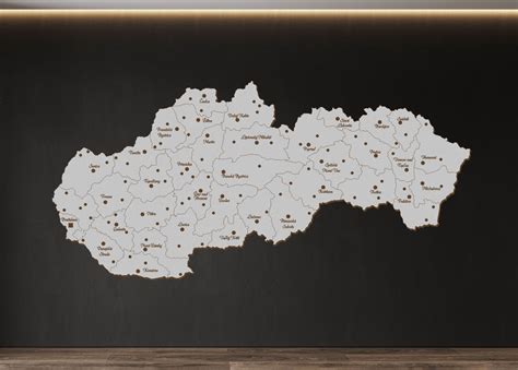 mapa Slovenska s vyznačenými mestami, kde sa narodili prvé deti