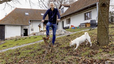Rodinná fotografia Andyho Krausa s manželkou Jankou a dcérou Adelkou