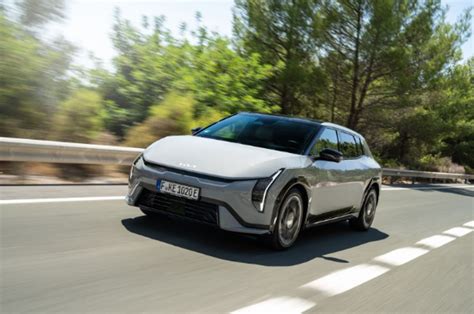 Porovnanie elektrického a benzínového minicrossu