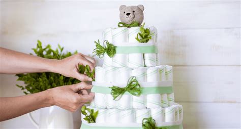 Ilustrácia plienkovej torty pre novorodenca