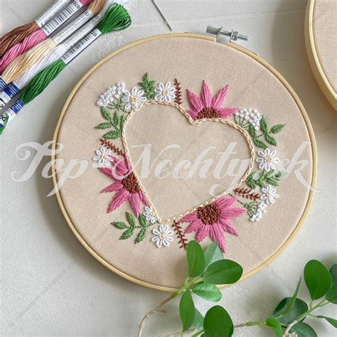 Vyšívanie kvetov stuhou