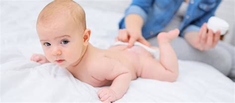 Ilustrácia plienkovej dermatitídy na detskom zadočku