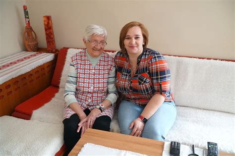 Ilustrácia rodiny v domácom prostredí