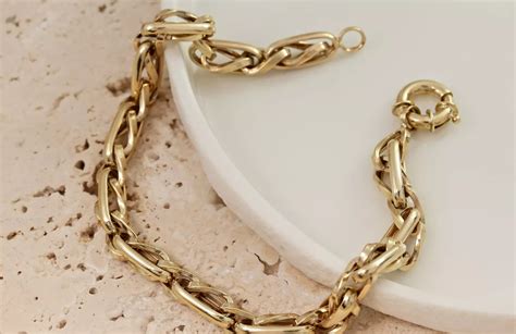 Detailne spracovaný povrch figuríny