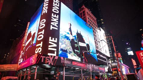 Billboard Sima na Times Square