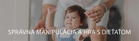 Dieťa pomáha matke s novorodencom