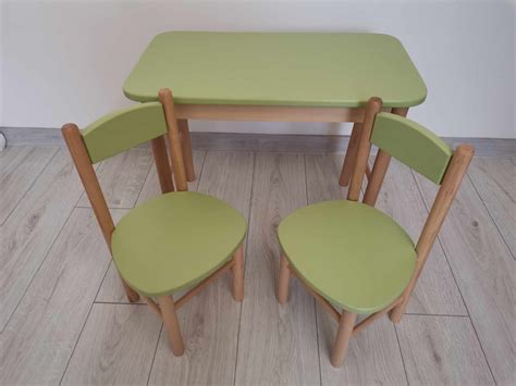 drevený detský stolík