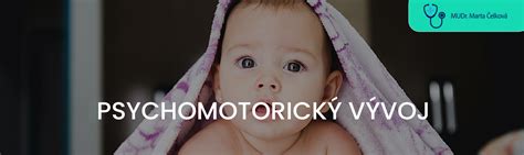 ruky dieťaťa chytajúce hračku