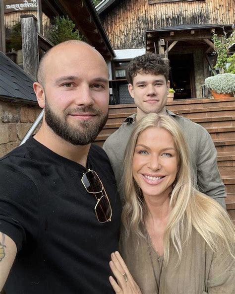 Fotografia Very Wisterovej so synmi na dovolenke