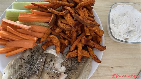 miska s pečenými batátovými hranolkami