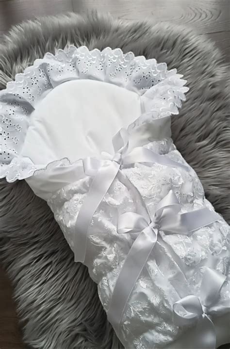 Ilustrácia správneho nasadenia abdukčnej perinky na dieťa