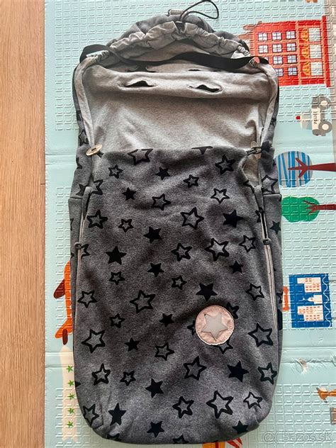 Flisový fusak s detailmi zapínania