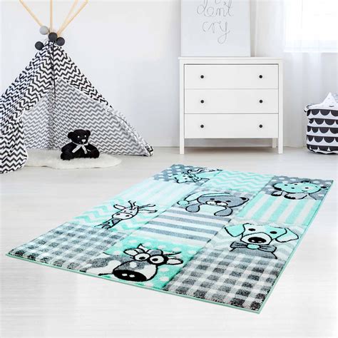 Kolekcia rôznych dizajnov detských hniezd