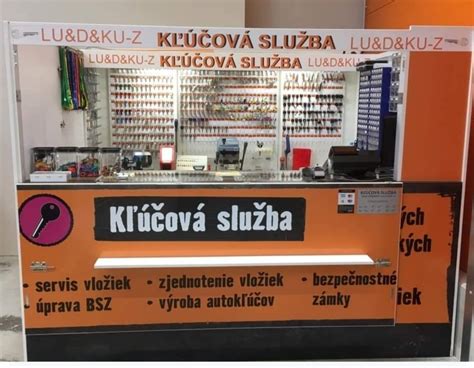 Ukážka rôznych typov kľúčov a zámkov