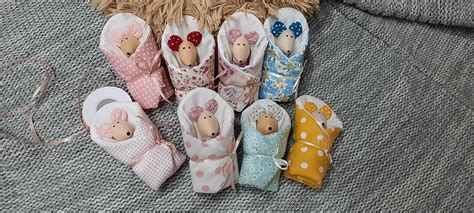 Ilustrácia bábätka zabaleného v zavinovačke