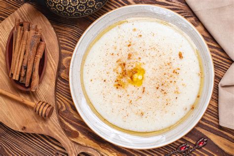 Ilustrácia dojčaťa jediaceho kašu