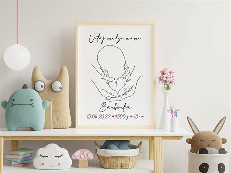 Ilustrácia bábätka, ktoré sa snaží vykakať