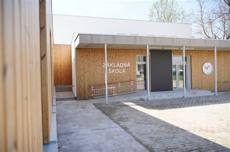 Budova Základnej školy s materskou školou Jarok