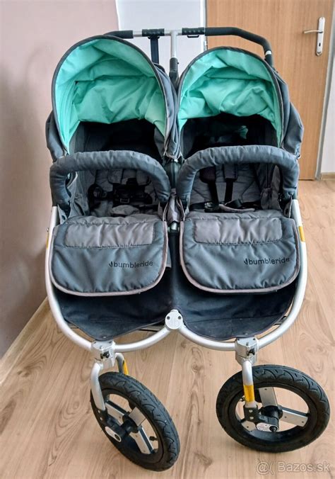 Detailné fotografie rôznych kočíkov pre dvojičky