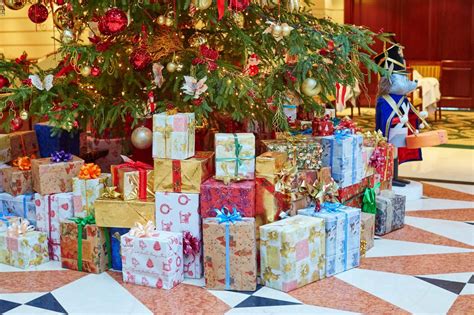 Darčeky pre deti pod vianočným stromčekom