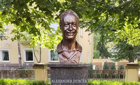 Busta Alexandra Dubčeka