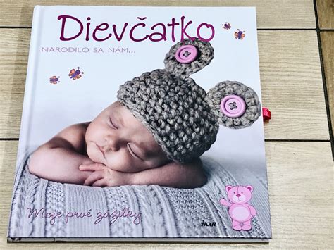 Ilustrácia spomienkovej knihy pre bábätko