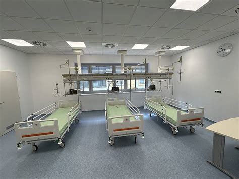 Interiér pôrodnej sály v nemocnici