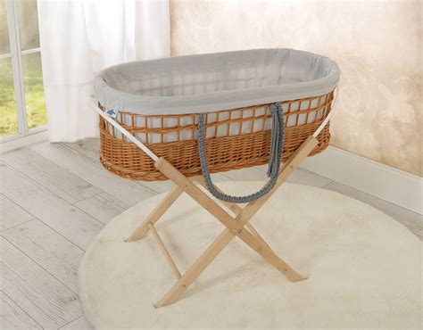 Prútený košík pre bábätko