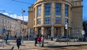 Fotografia budovy centra Iscare