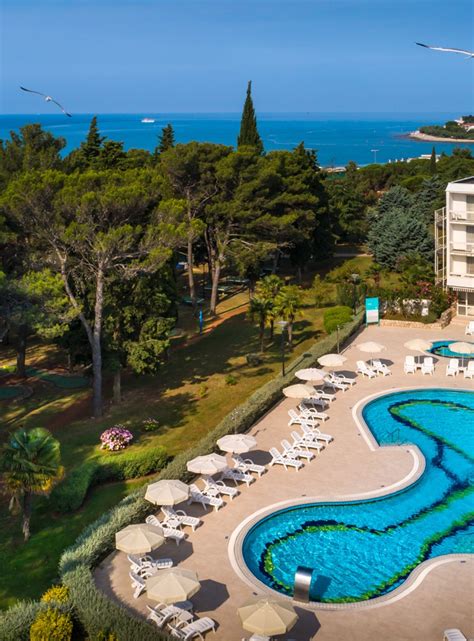 Hotel Laguna Maradiso - bazén a pláž