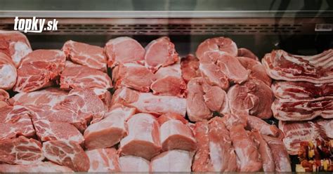 Obrázok čerstvého a pokazeného mäsa pre porovnanie