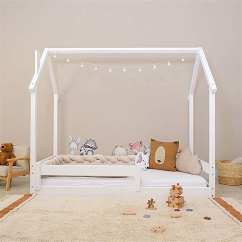 Montessori posteľ v tvare domčeka