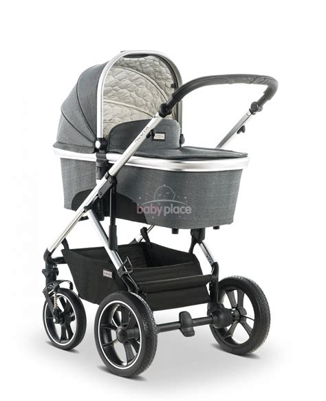 Detský kočík Moon v meste