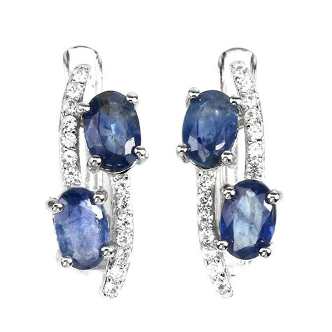 Šperky s ružovými a modrými drahokamami