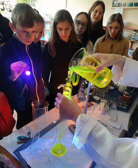 Einsteinove myšlienkové experimenty