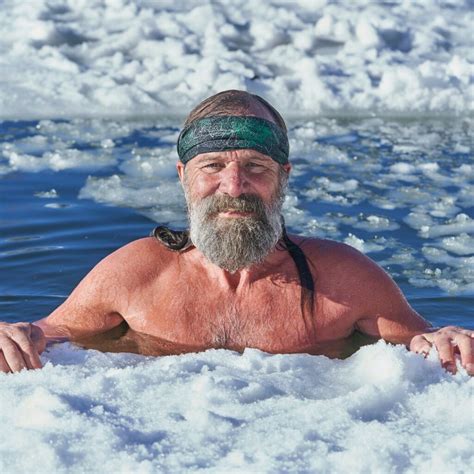 Wim Hof počas pobytu v ľade