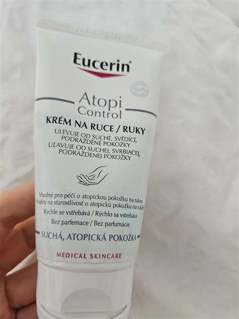 Tabuľka s odporúčanými zložkami v krémoch na suché ruky