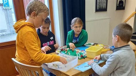 Deti stavajú z Lega