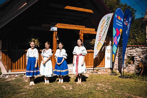 Ukážka tradičného tkania na krosnách