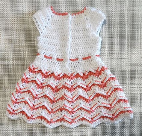 háčkované šaty pre bábätko