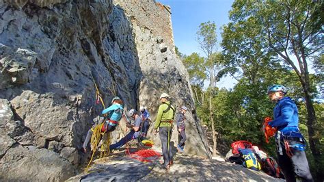Symbolický obrázok inštruktora skalného lezenia
