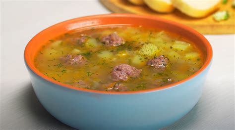 Zloženie čerstvej zeleniny na varenie polievky